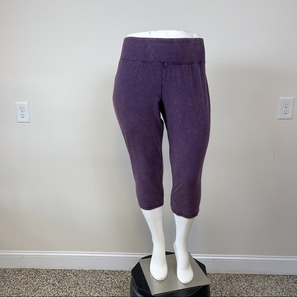 LIVI Active Plus Size Capri Leggings